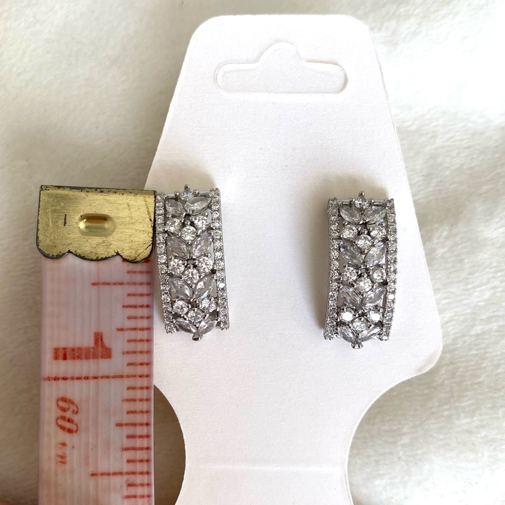 Silver Diamond Dangle Earrings Bridal wedding New - Picture 6 of 6